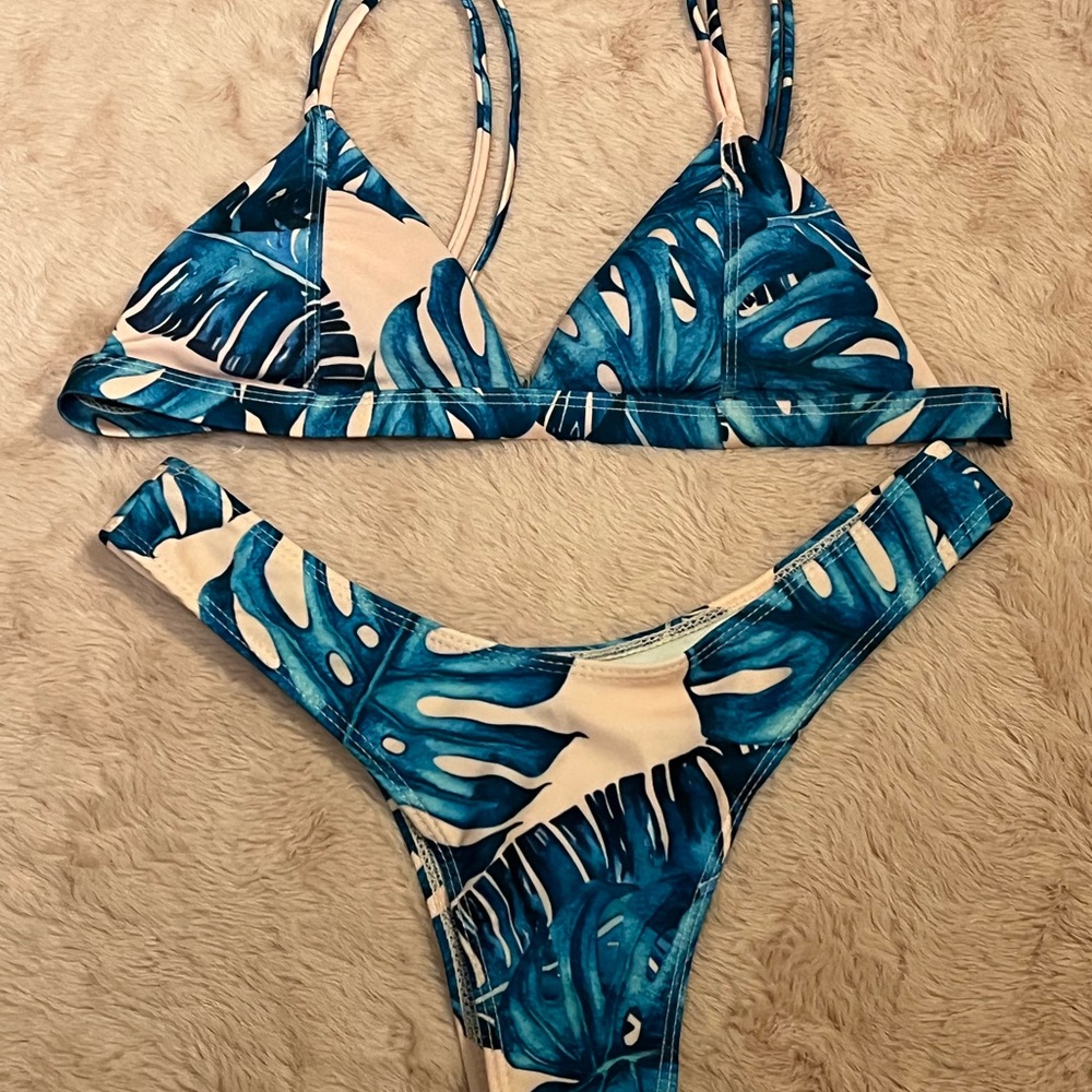 Tropical Blue Leaf Print Bikini